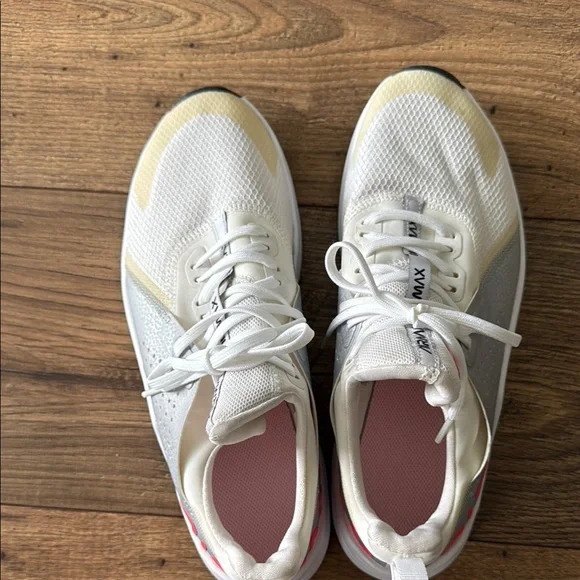 NWOT Nike White and Gray Athletic Shoes with Breathable Mesh - Picture 3 of 6